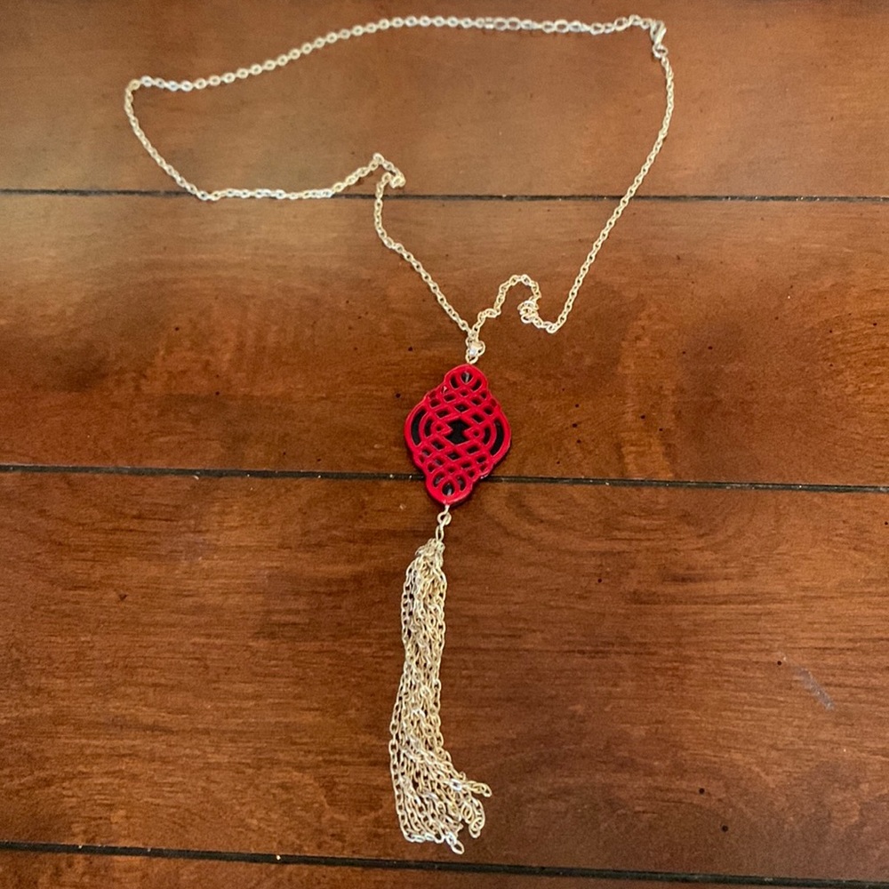 Red black pendant necklace with gold tassel